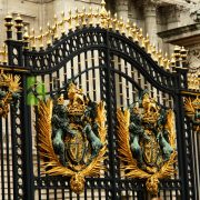 phu-phu-dieu-ngua-than-su-tu-phong-phong-cach-chau-au_orig