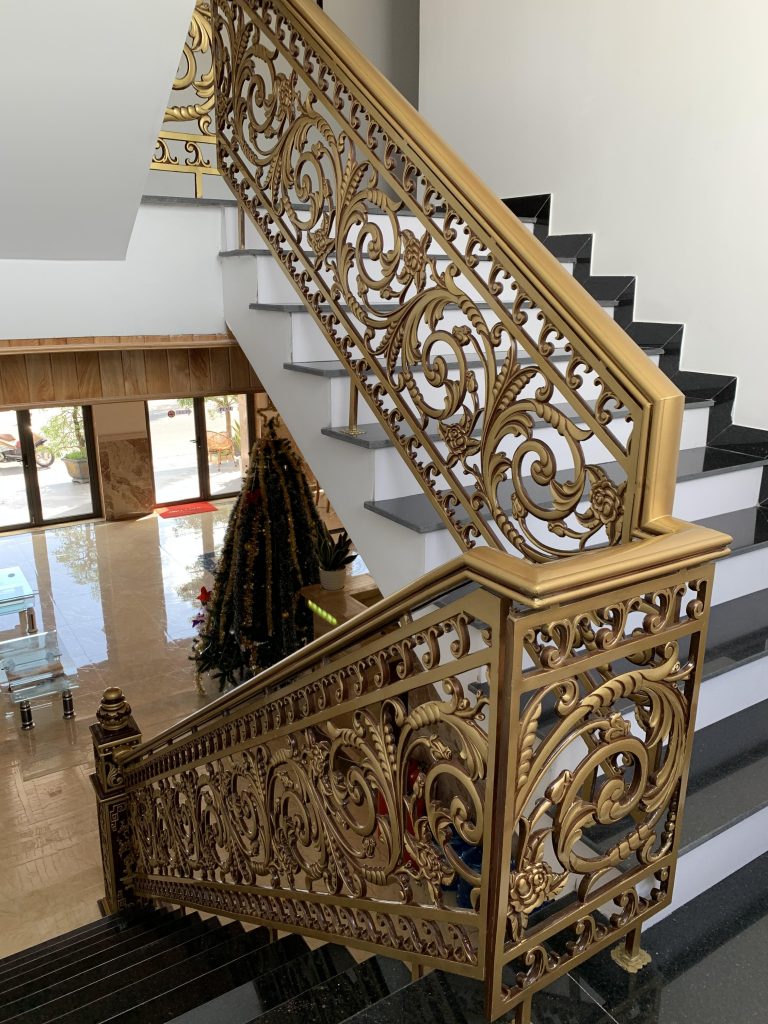 cầu thang nhôm đúc